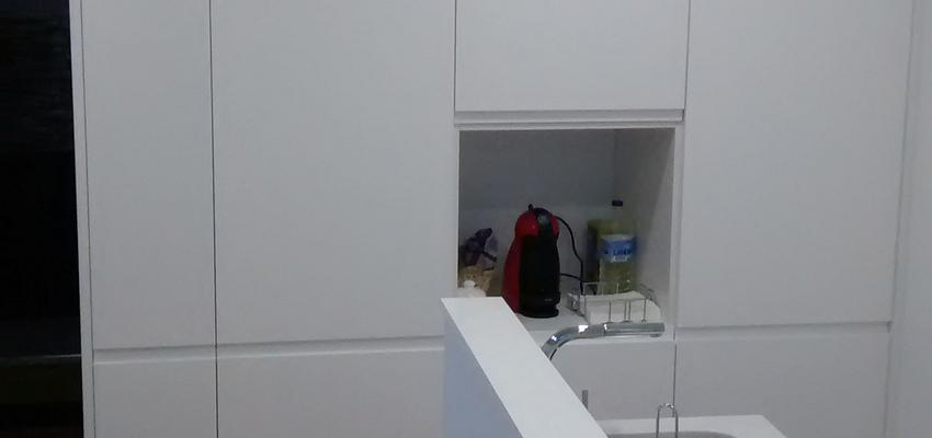 Cocina Estilo contemporaneo Color blanco  diseñado por Bella Capanna | Gremio 