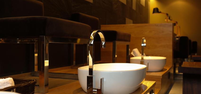 Salón de belleza Estilo oriental Color bronce  diseñado por RAFA OLALDE | Interiorista | Copyright ESTUDIOOLALDE