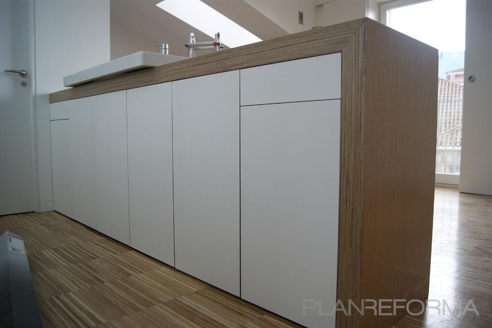 Baño style moderno color marron, blanco