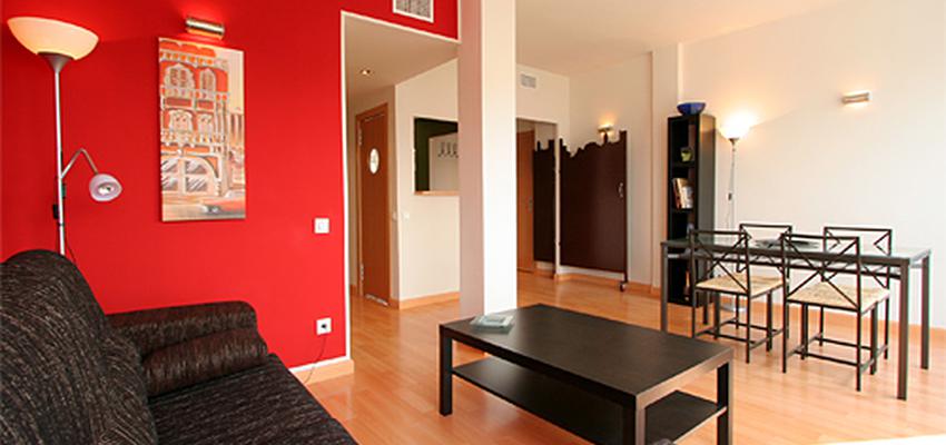 Comedor, Salon style moderno color rojo, marron, blanco, negro  diseñado por ServiComfort | Gremio 