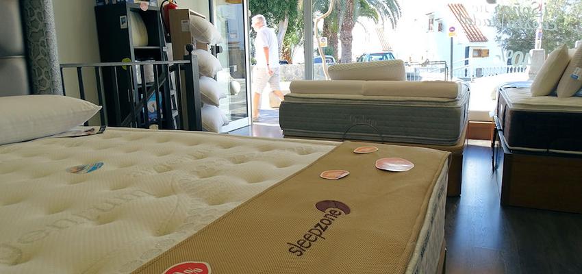 Dormitorio, Tienda Estilo moderno Color beige  diseñado por Colchones Las Palmas | Gremio | Copyright Colchones Las Palmas