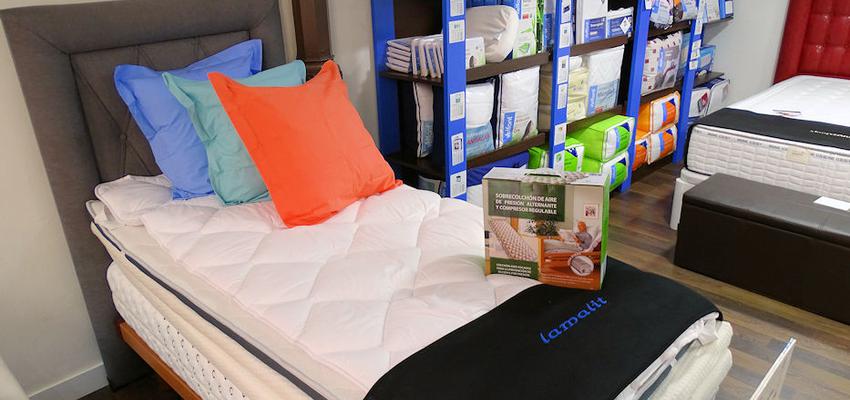 Dormitorio, Tienda Estilo moderno Color azul oscuro, negro  diseñado por Colchones Las Palmas | Gremio | Copyright Colchones Las Palmas