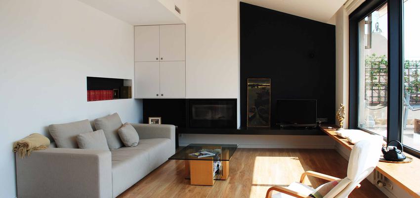 Comedor, Sala de la TV Estilo contemporaneo Color plateado, bronce  diseñado por Remakestudi | Arquitecto | Copyright Remakestudi (Anna Sandiumenge y Clara Segués)