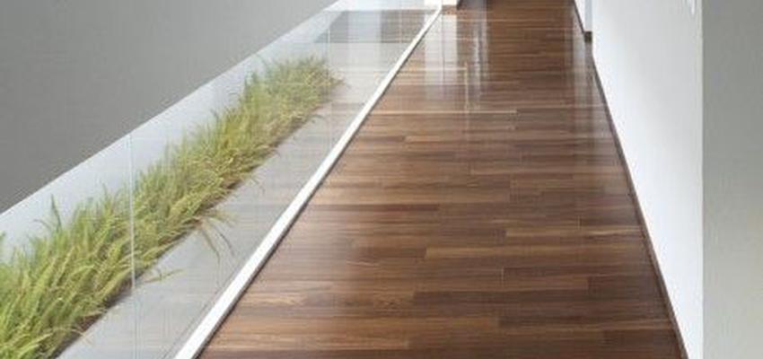 Pasillo style moderno color marron, marron, blanco, gris  diseñado por REFORMAS INTEGRALES  Francisco Javier | Gremio 