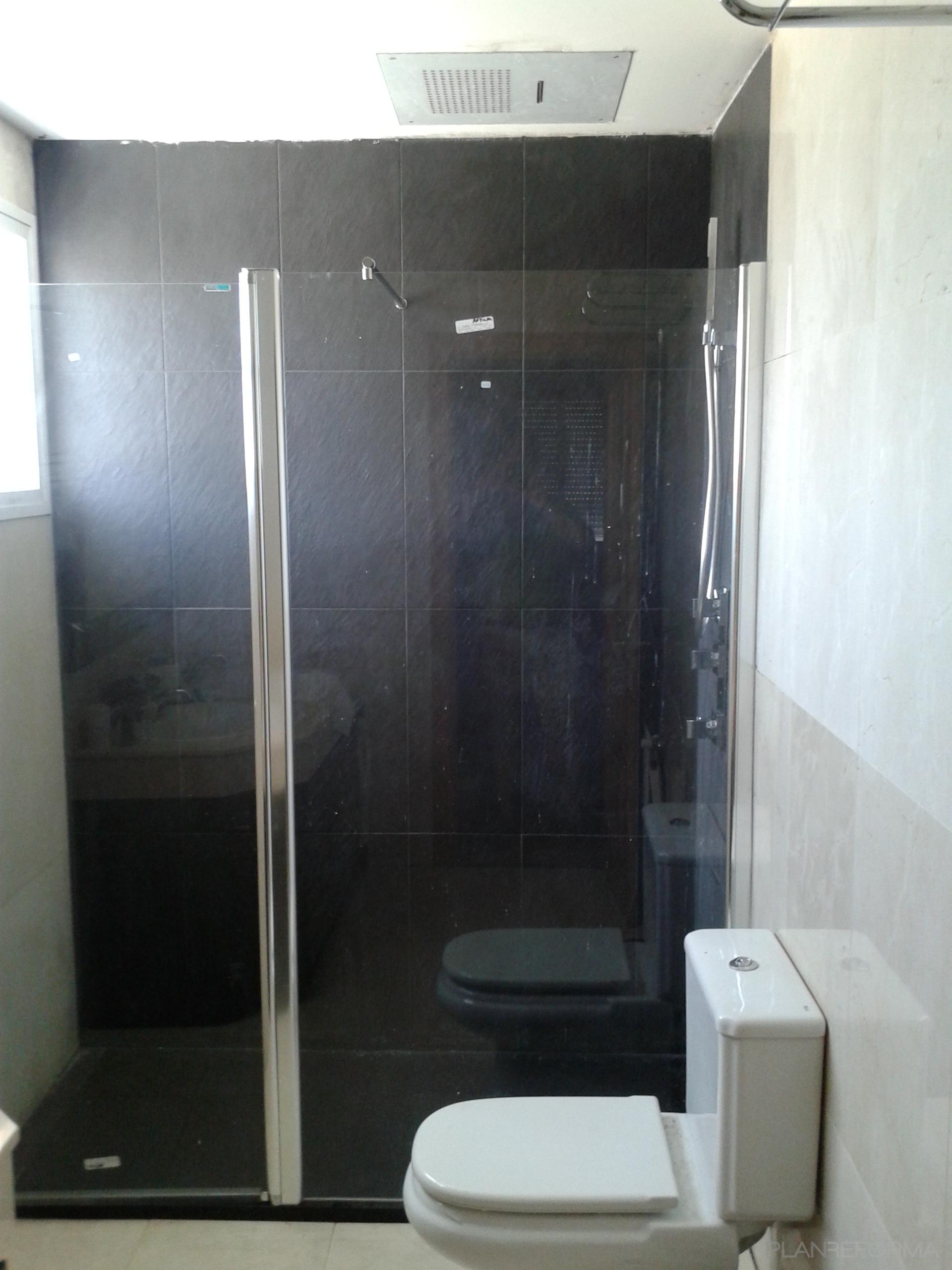 Baño style contemporaneo color beige, blanco, gris  diseñado por JOSE ANTONIO | Gremio | Copyright PROPIA