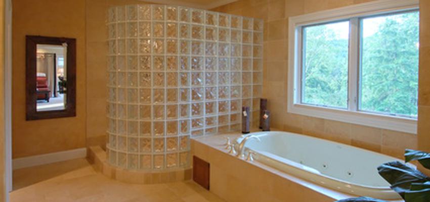 Baño Estilo clasico Color amarillo  diseñado por Jesús Hernández Sacristán | Gremio 