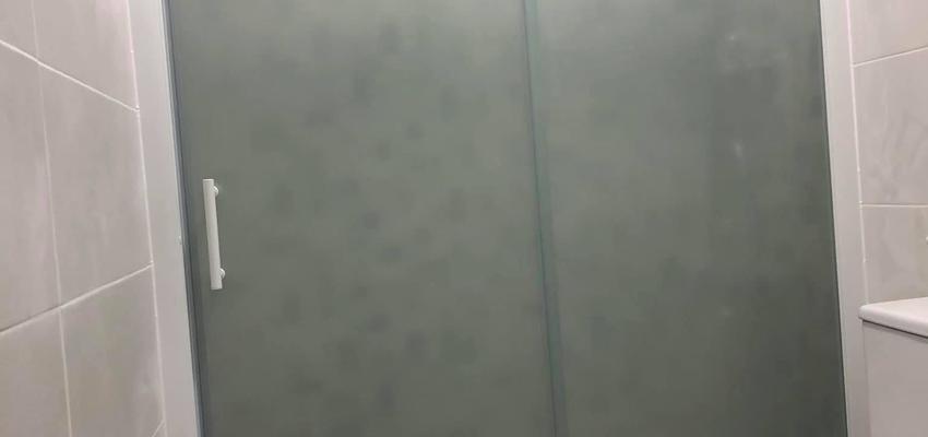 Baño Estilo moderno Color gris  diseñado por TÈCTUM REFORMES | Gremio | Copyright TÈCTUM REFORMES