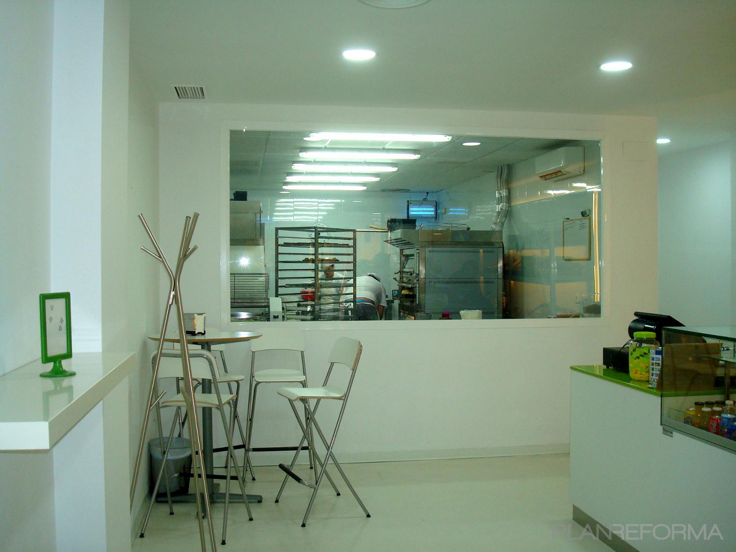Cafeteria style contemporaneo color verde, blanco  diseñado por mbq_arquitectos | Arquitecto 