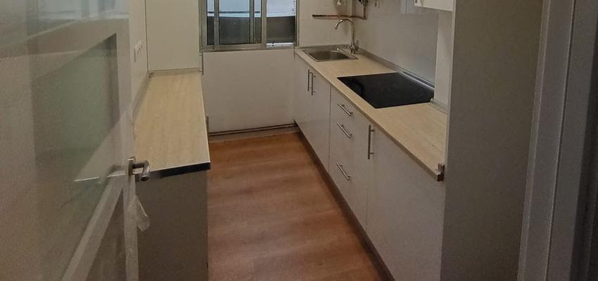 Cocina Estilo moderno Color crema, blanco  diseñado por Marco Antonio Remache tualombo | Reformista, constructor 