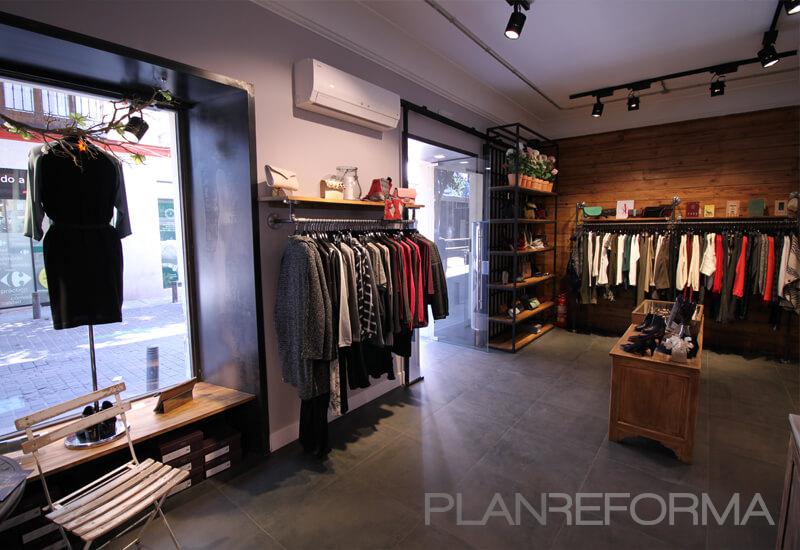 Tienda Estilo moderno Color rojo, gris, negro  diseñado por Arkin | Arquitecto | Copyright http://arkin.es/portfolio/pipoca/