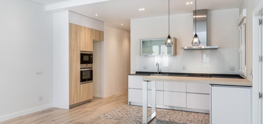 Cocina Estilo moderno Color beige, blanco  diseñado por Arkin | Arquitecto | Copyright http://arkin.es/portfolio/principe-de-vergara/