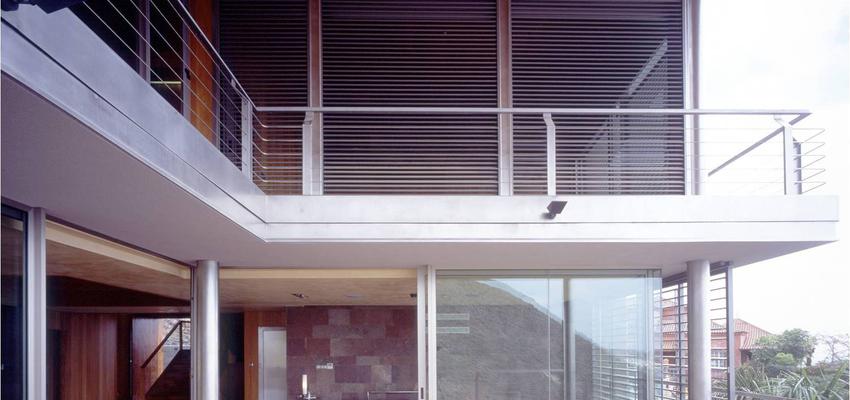 Terraza, Salon style contemporaneo color marron, marron, blanco, gris  diseñado por CORREA + ESTEVEZ ARQUITECTURA | Arquitecto 