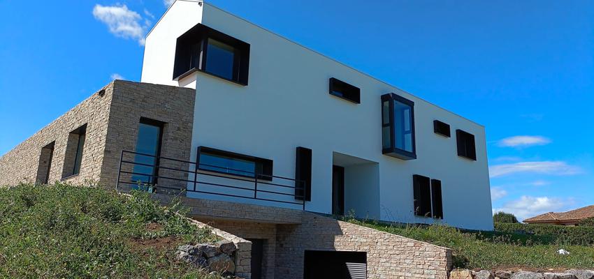 Exterior Estilo moderno Color verde, azul, gris  diseñado por Lucas Robledo Alarcon | Reformista, constructor 