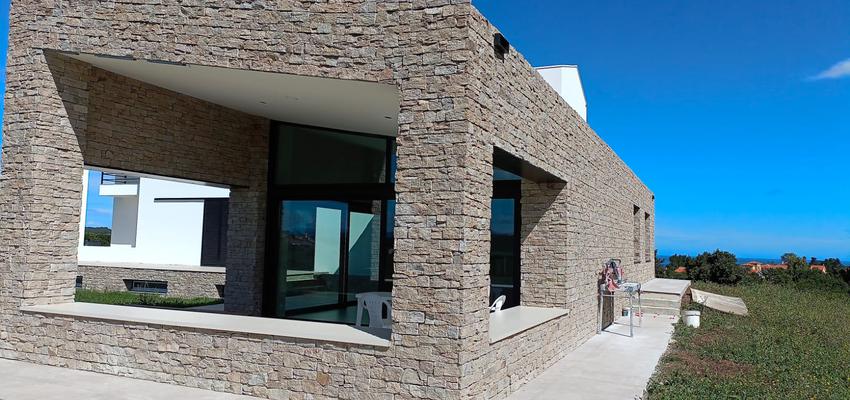 Exterior Estilo moderno Color verde, gris, bronce  diseñado por Lucas Robledo Alarcon | Reformista, constructor 