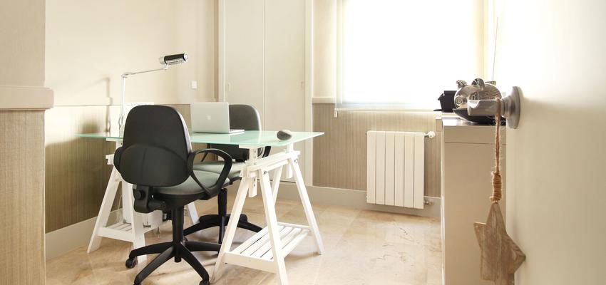 Oficina Estilo moderno Color beige, blanco  diseñado por acertus | Gremio | Copyright acertus