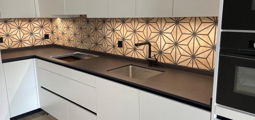 Cocina Estilo moderno Color amarillo  diseñado por Francisco Jose Rodriguez Fernandez | Reformista, constructor | Copyright Propia