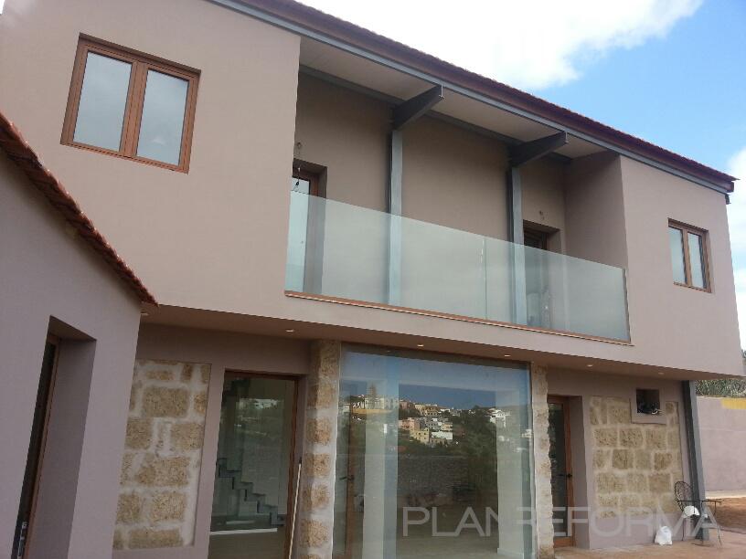 Exterior, Galería style rustico color beige, marron, blanco  diseñado por Maskemodulo | Gremio | Copyright MASKEMODULO