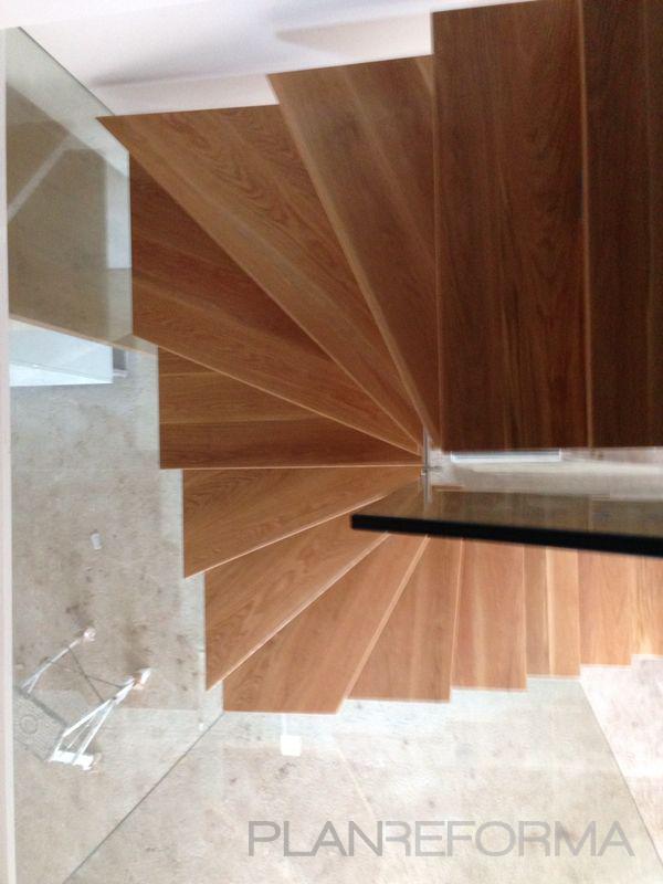 Escalera style rustico color ocre, marron  diseñado por Maskemodulo | Gremio | Copyright MASKEMODULO
