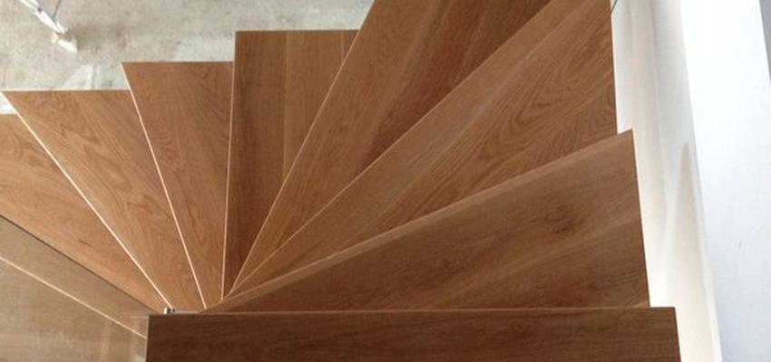 Escalera style rustico color marron, blanco, gris  diseñado por Maskemodulo | Gremio | Copyright MASKEMODULO