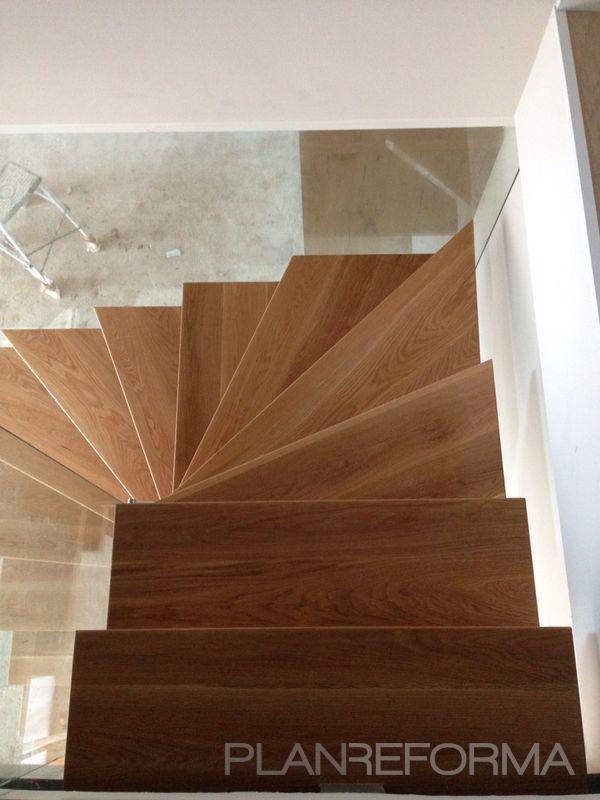Escalera style rustico color marron, blanco, gris  diseñado por Maskemodulo | Gremio | Copyright MASKEMODULO