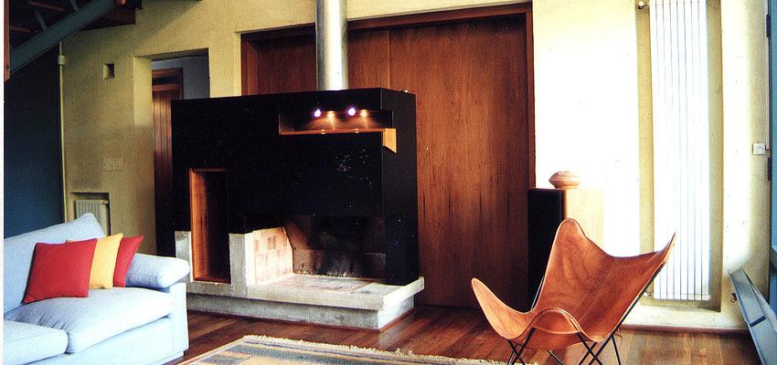 Salon Estilo contemporaneo Color amarillo, azul cielo, marron, blanco, negro  diseñado por Jorge Ciboure | Arquitecto 