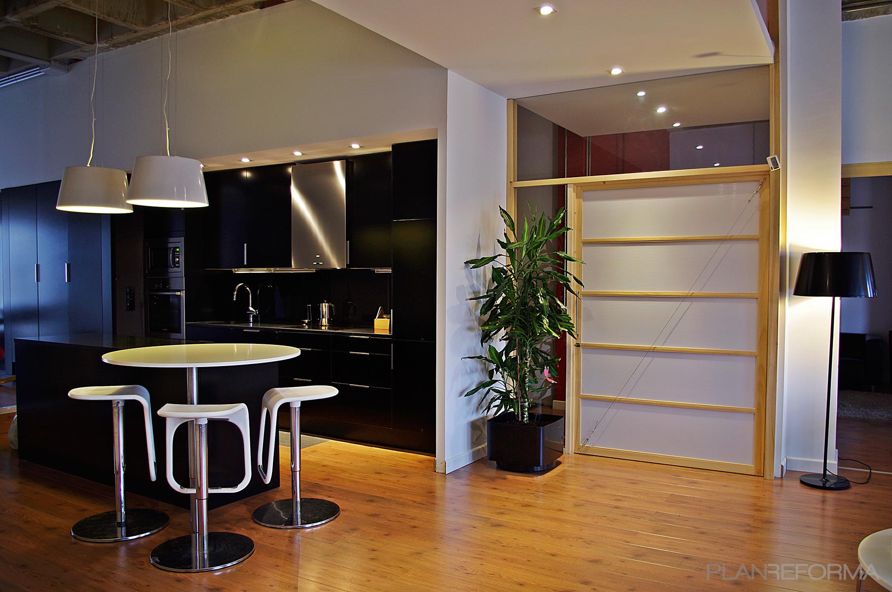Loft style contemporaneo color blanco, negro  diseñado por isabel ortiz  | Interiorista | Copyright iortiz.interiorista
