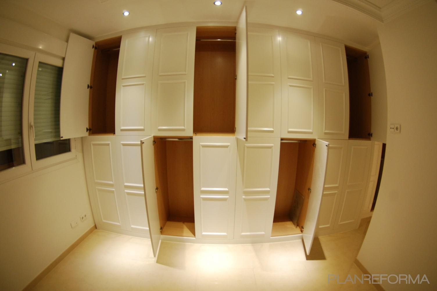 Vestidor Estilo contemporaneo Color marron, beige, blanco  diseñado por GEODA ARQUITECTURA | Gremio 