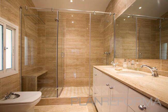 Baño Estilo clasico Color beige, blanco  diseñado por GEODA ARQUITECTURA | Gremio 