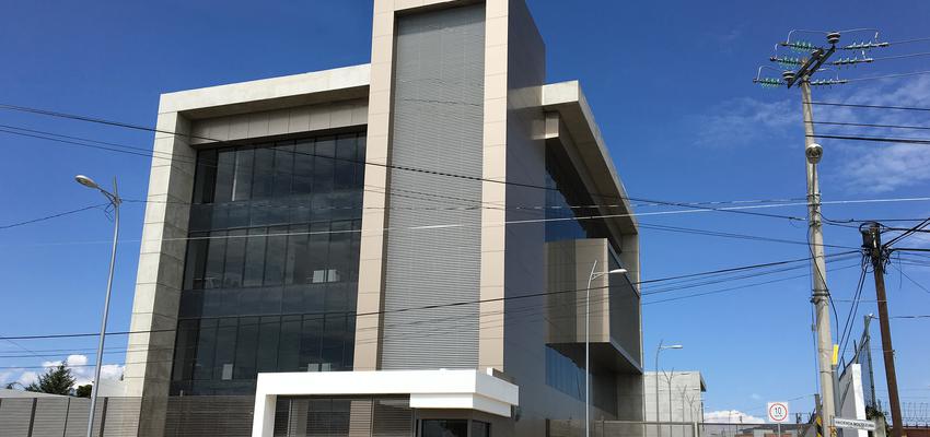 Estudio, Oficina Estilo contemporaneo Color marron, gris, bronce  diseñado por MARIANO TRUJILLO | Arquitecto | Copyright CGAIA.mx