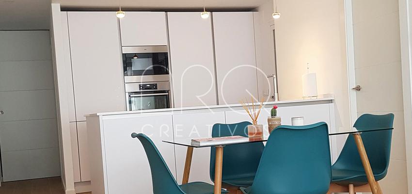 Cocina, Salon Estilo moderno Color turquesa  diseñado por arqcreativos | Arquitecto | Copyright arqcreativos
