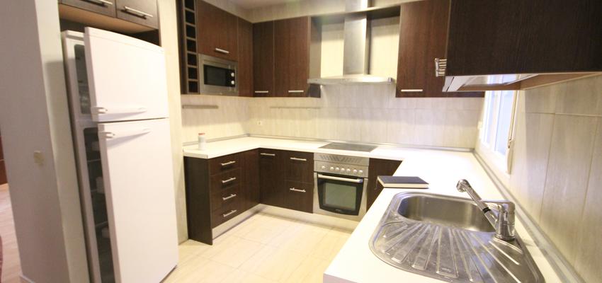 Cocina Estilo moderno Color beige, marron, blanco  diseñado por galasis | Gremio | Copyright PROPIA