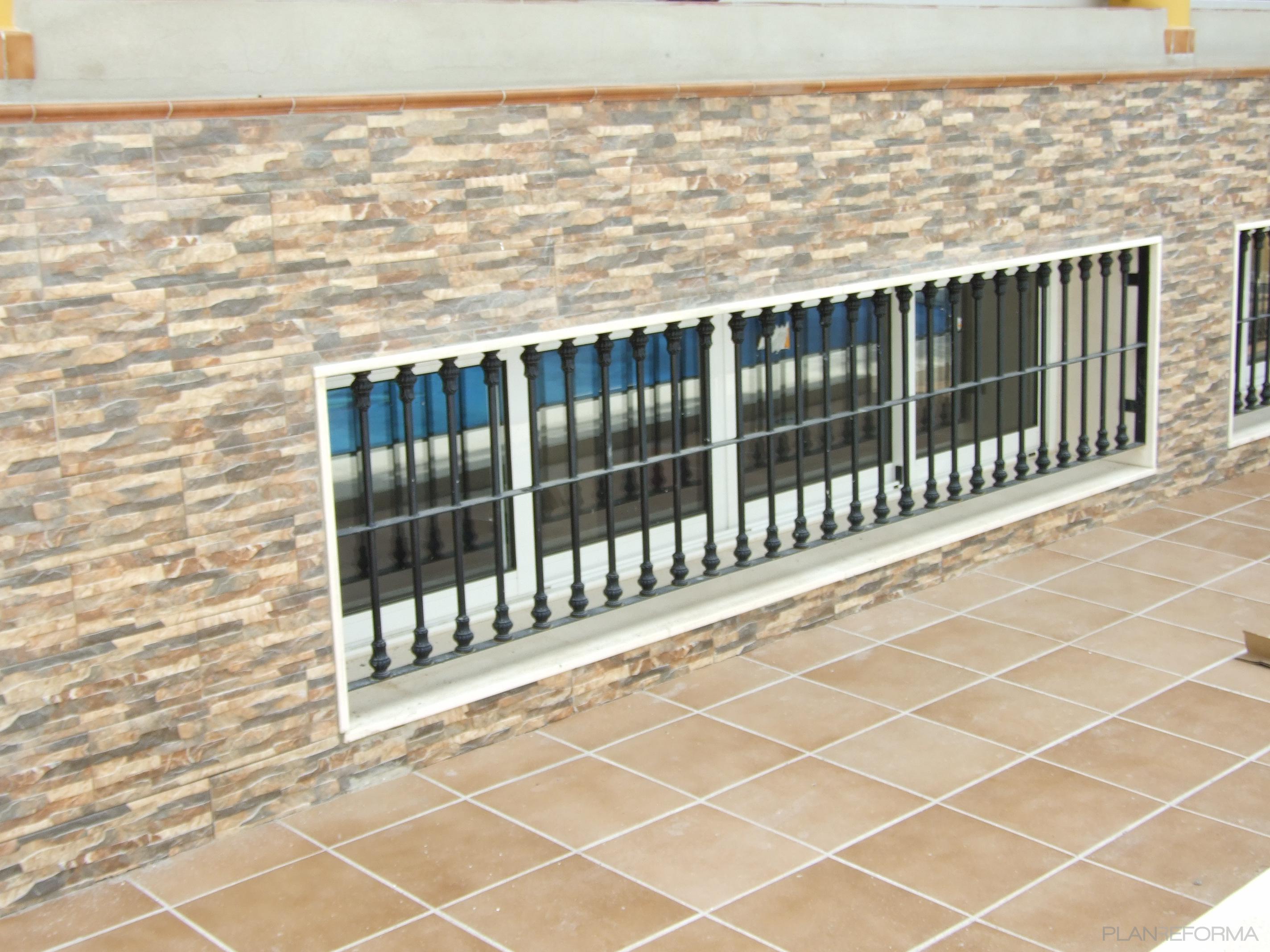 Exterior Estilo clasico Color amarillo, blanco, negro  diseñado por CREACIONES ANDALUCIA SIGLO XXI, S.L.U | Gremio 