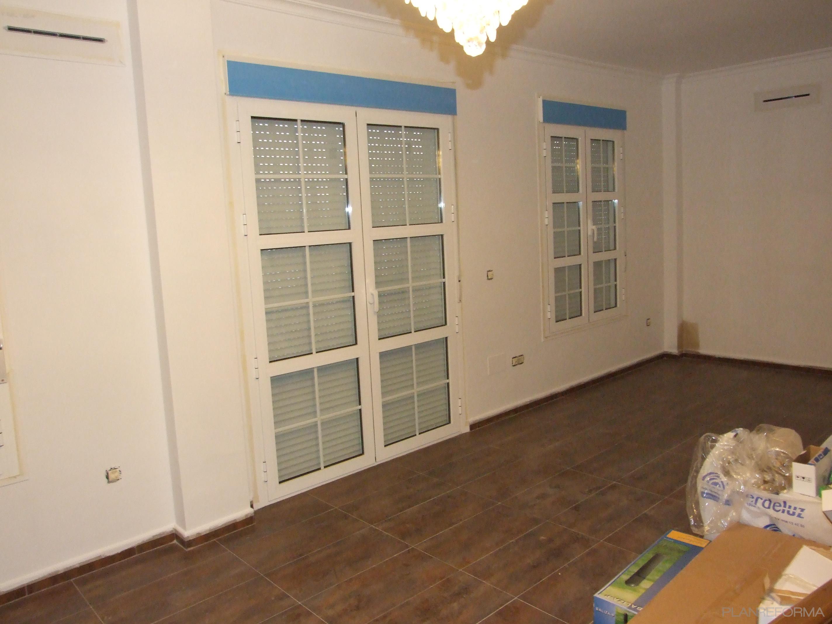 Comedor Estilo clasico Color turquesa, marron, blanco  diseñado por CREACIONES ANDALUCIA SIGLO XXI, S.L.U | Gremio 