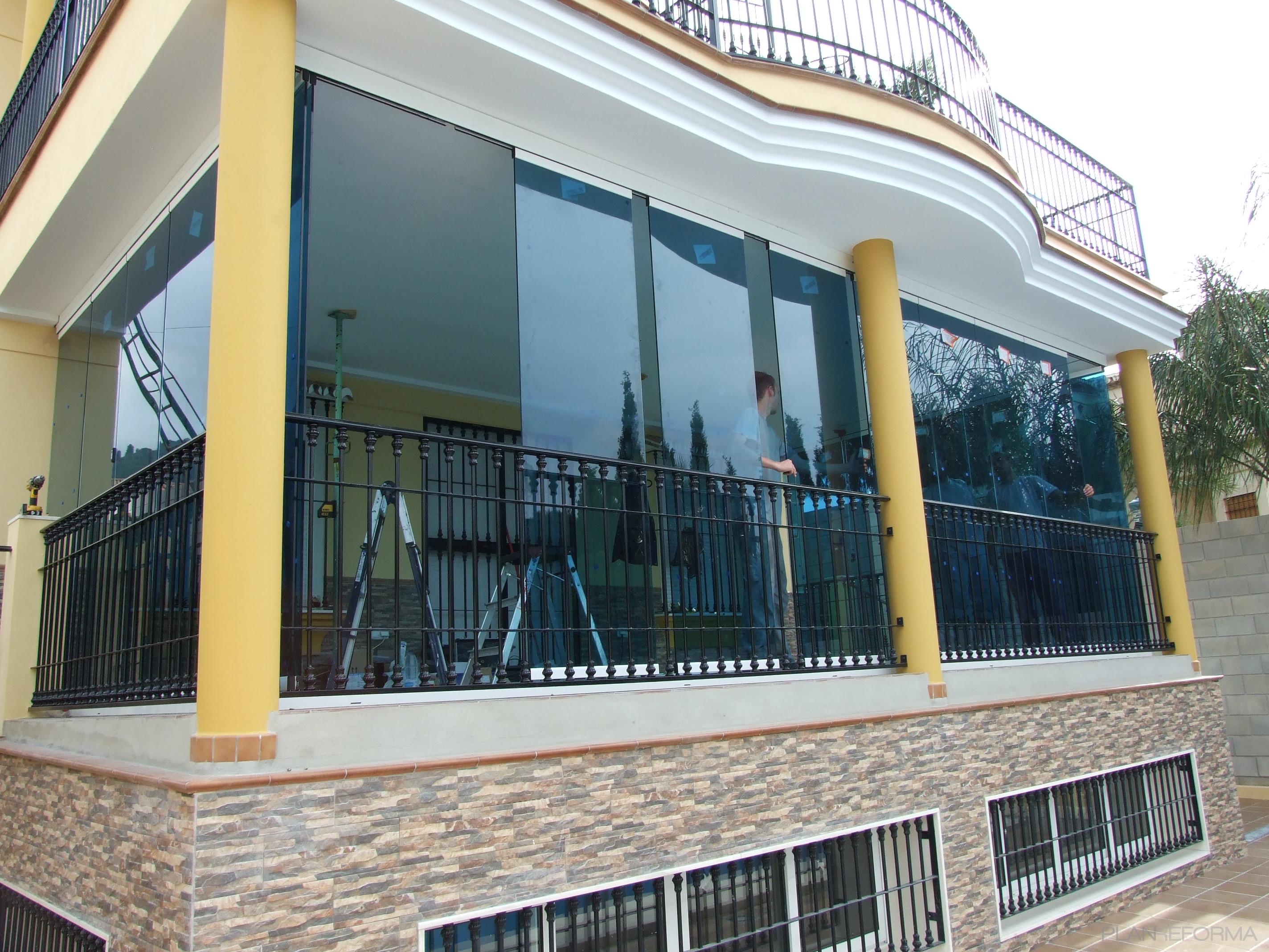 Terraza, Exterior Estilo clasico Color marron, amarillo, turquesa  diseñado por CREACIONES ANDALUCIA SIGLO XXI, S.L.U | Gremio 