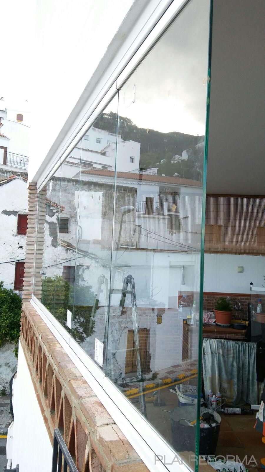 Terraza, Exterior Estilo clasico Color turquesa, marron, blanco  diseñado por CREACIONES ANDALUCIA SIGLO XXI, S.L.U | Gremio 