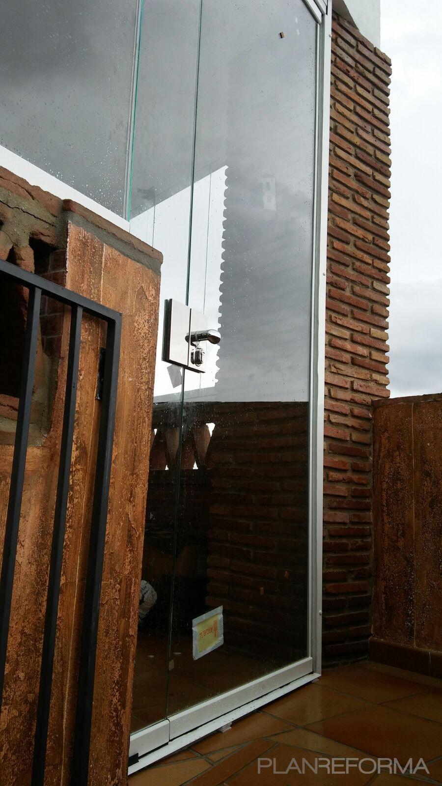 Terraza, Exterior Estilo clasico Color blanco, negro, bronce  diseñado por CREACIONES ANDALUCIA SIGLO XXI, S.L.U | Gremio 