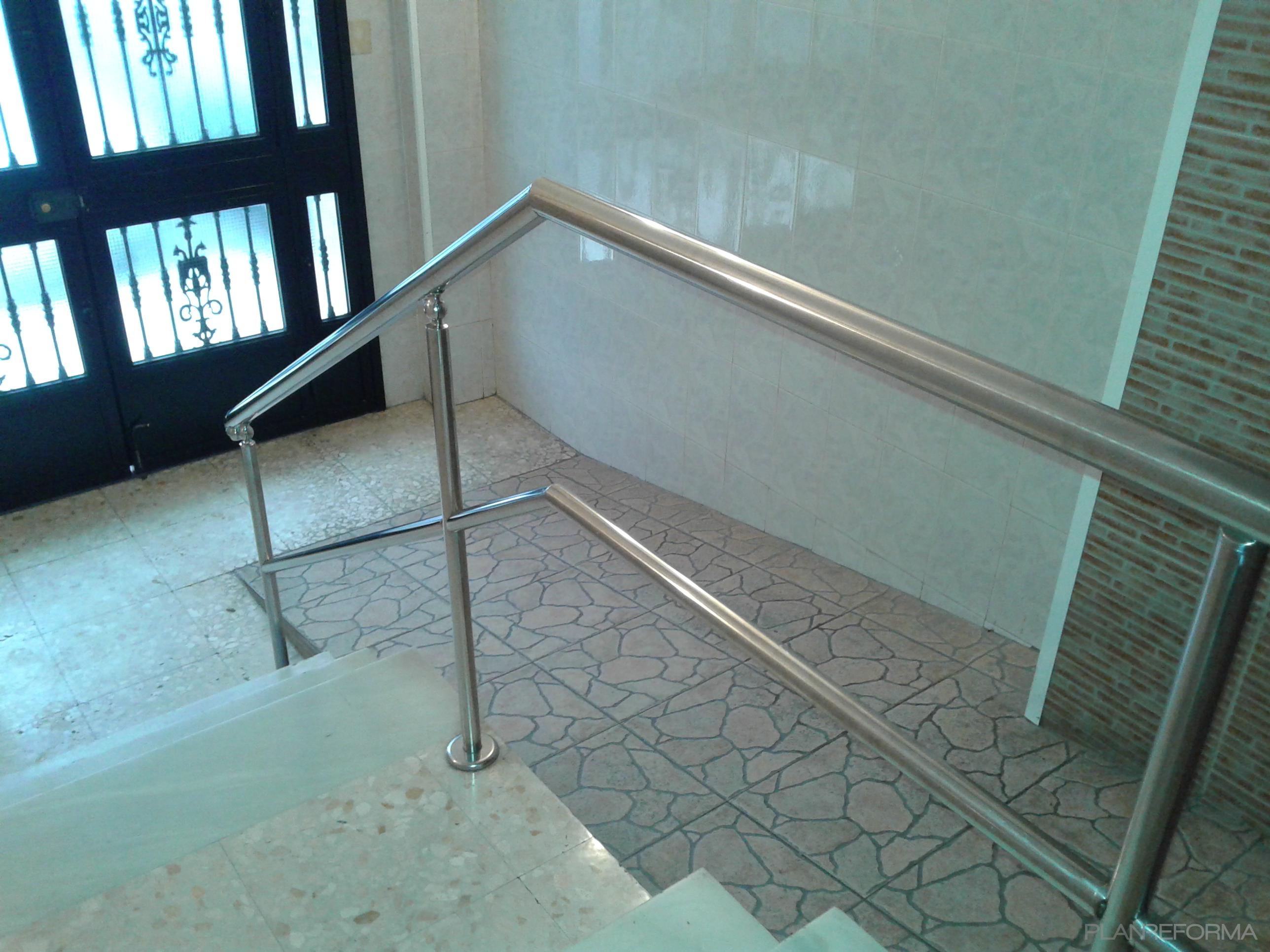Escalera Estilo moderno Color ocre, amarillo, gris  diseñado por CREACIONES ANDALUCIA SIGLO XXI, S.L.U | Gremio 