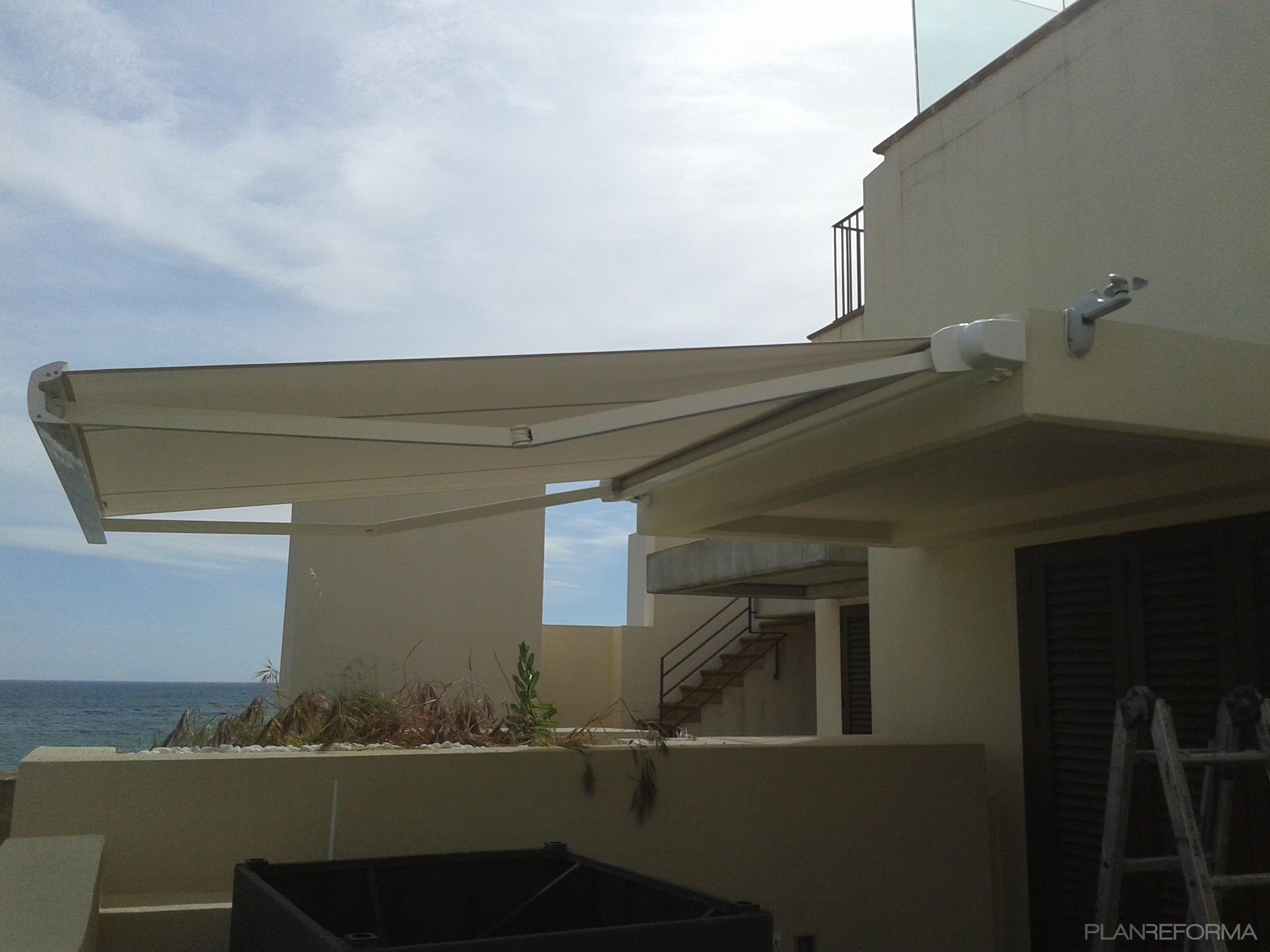 Terraza, Exterior Estilo clasico Color azul cielo, beige, marron  diseñado por CREACIONES ANDALUCIA SIGLO XXI, S.L.U | Gremio 
