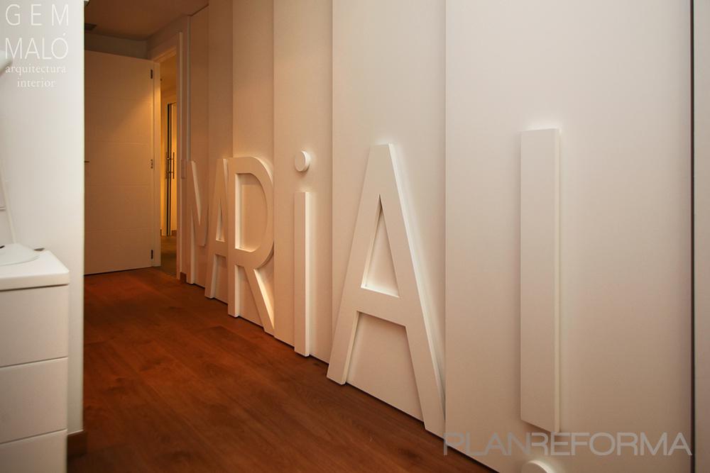 Niños Estilo vanguardista Color marron, blanco  diseñado por Gemmalo arquitectura interior | Interiorista | Copyright si