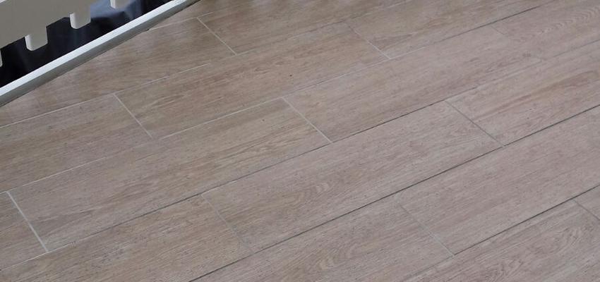 Balcon Estilo moderno Color marron, marron  diseñado por Leopoldo Isidoro Lopez | Gremio | Copyright La imagen es de mi propiedad,y todos los derechos de publicar esta imagen pertenecen a L.J. Reformas & Servicios.