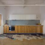 Cocina Estilo contemporaneo Color marron, amarillo, turquesa, blanco