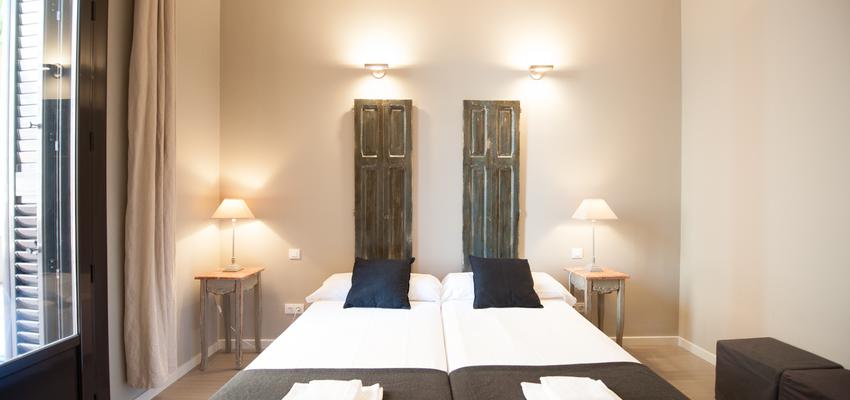Dormitorio style contemporaneo color marron, beige  diseñado por Studio 28.3 Projects | Arquitecto Técnico 