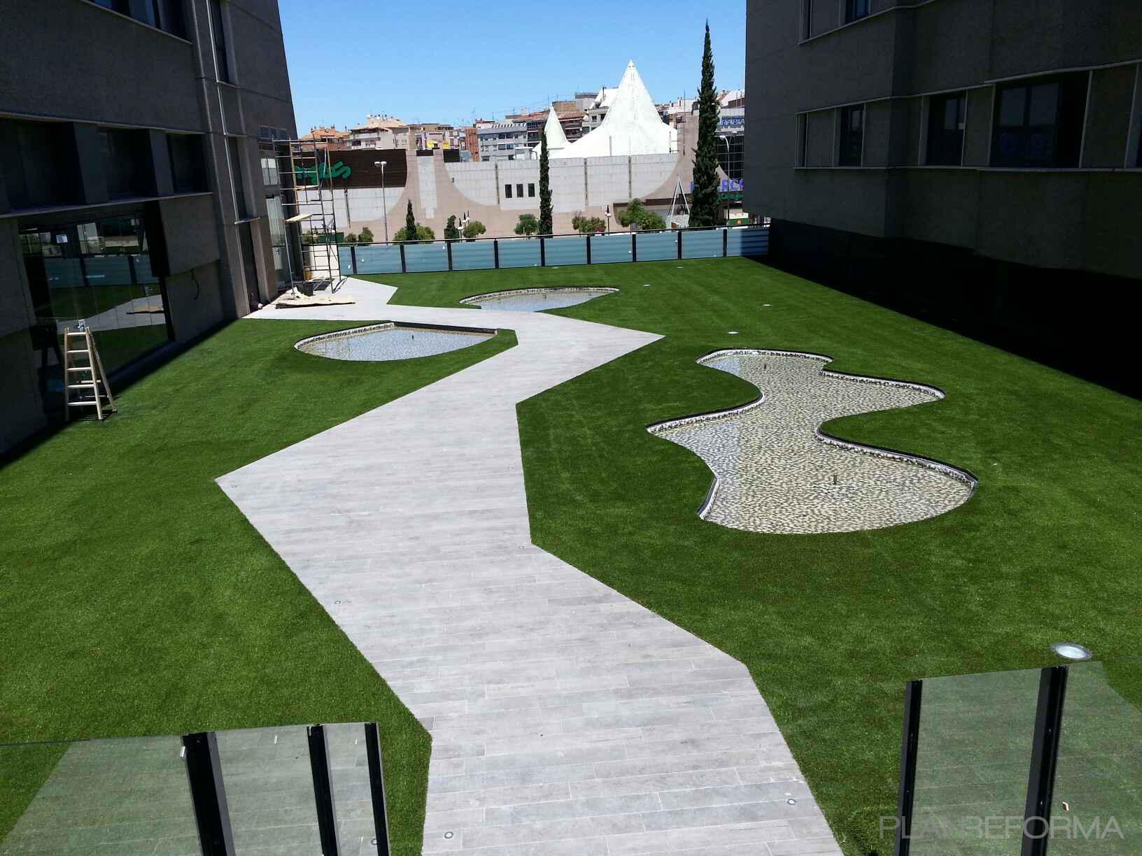 Estilo moderno Color verde, azul, marron, blanco, gris  diseñado por Reformas e Instalaciones | Gremio | Copyright Soy el propietario de la imagen