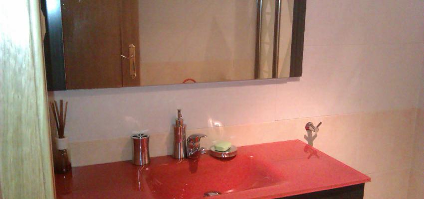 Baño style moderno color rojo, ocre, amarillo  diseñado por SegyBert | Arquitecto Técnico 