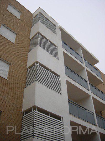 Exterior Estilo moderno Color ocre  diseñado por Francisco | Gremio | Copyright Soy Propietario