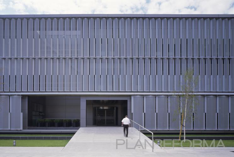 Exterior style moderno color gris, gris  diseñado por Rubio Arquitectura | Arquitecto 