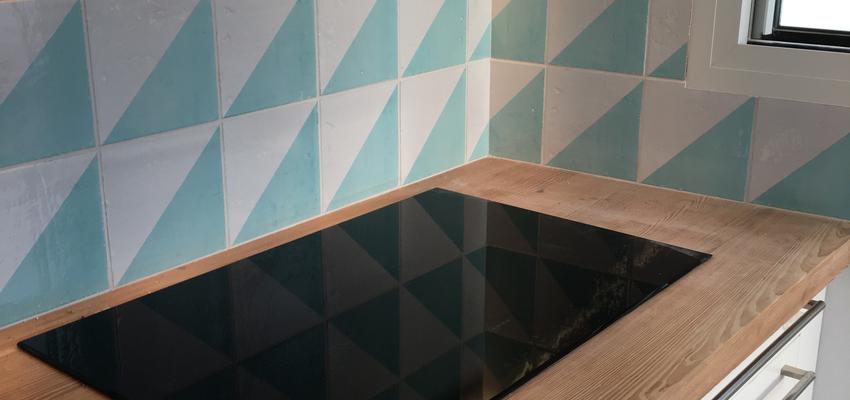 Cocina Estilo mediterraneo Color turquesa, plateado, bronce  diseñado por Joan Sosa | Arquitecto Técnico | Copyright PROPIETARI