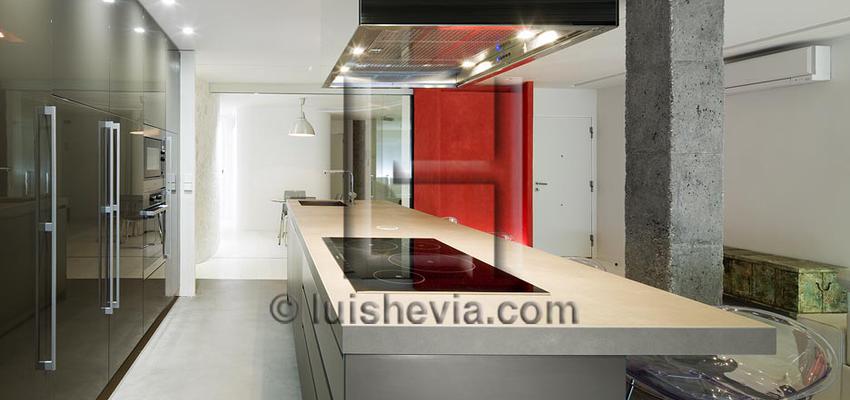 Cocina style moderno color beige, blanco, gris  diseñado por unlugar  | Interiorista 