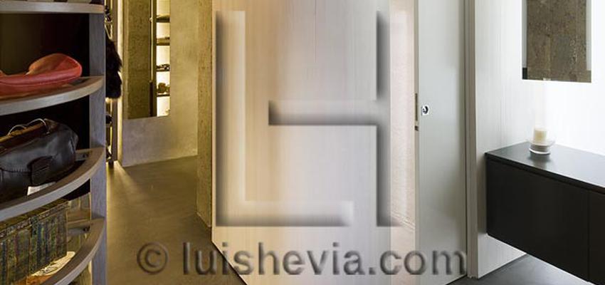 Vestidor style moderno color beige, blanco, negro  diseñado por unlugar  | Interiorista 