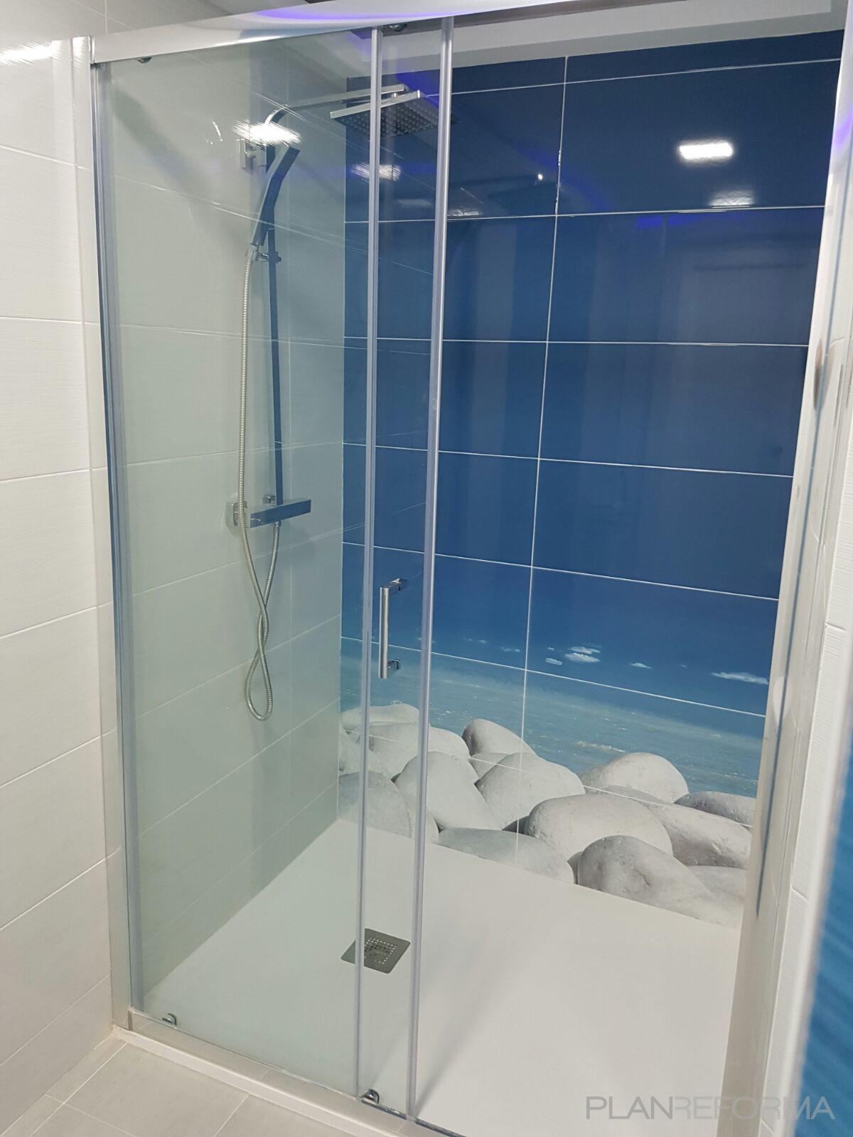 Baño Estilo moderno Color azul cielo, azul, gris  diseñado por SECOFIR S.L.U | Arquitecto | Copyright SECOFIR S.L.U